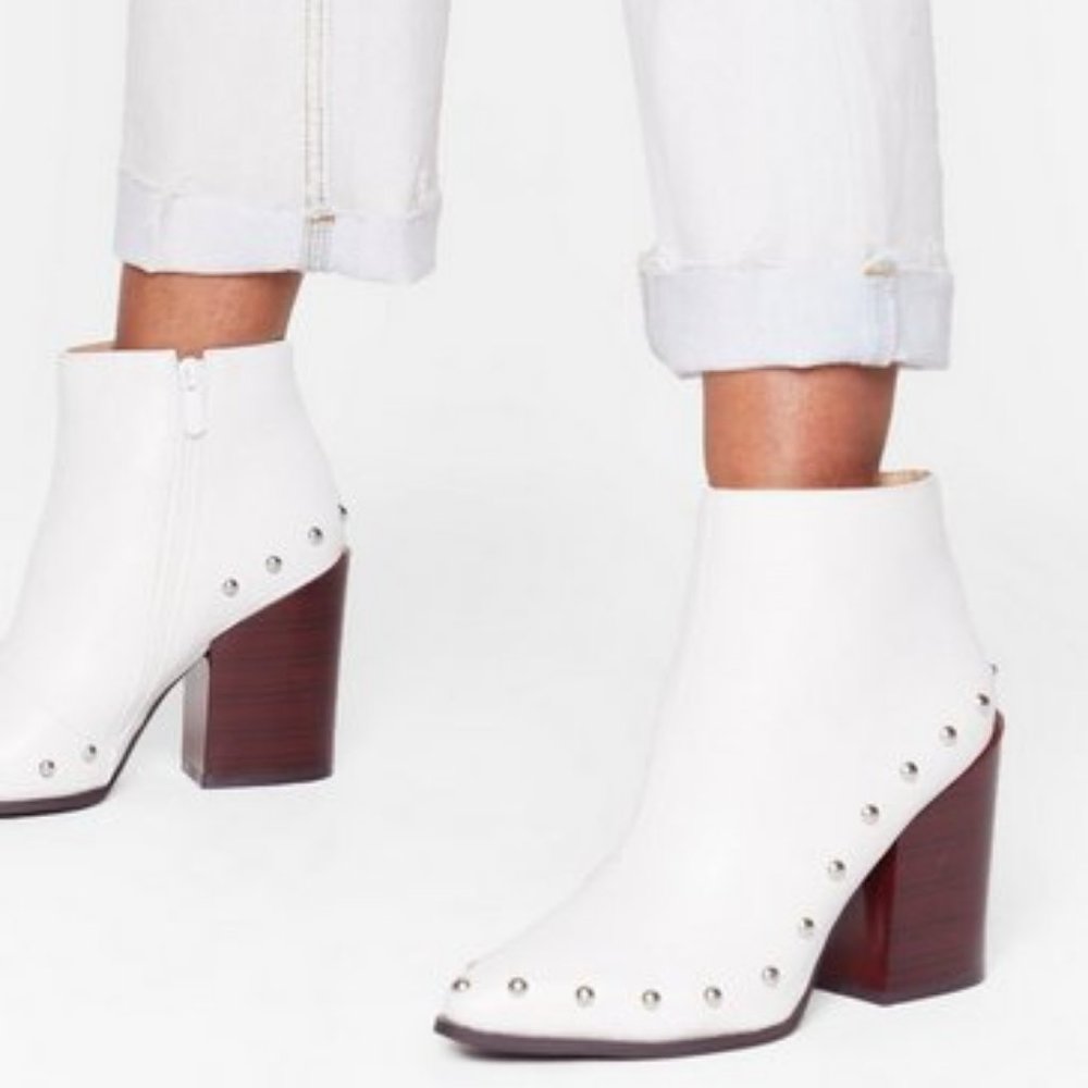 Nasty Gal White Studded Ankle Boots Size 6 Block Heel Faux Leather Trendy